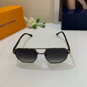 717 louis vuitton نضارة