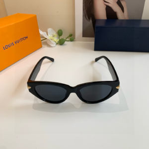 711 louis vuitton نضارة