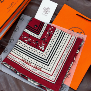 louis vuitton اسكارف