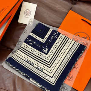 louis vuitton اسكارف