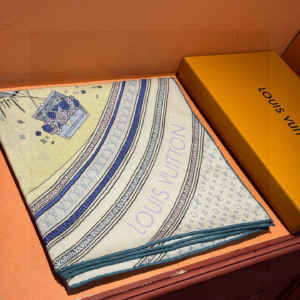 louis vuitton اسكارف