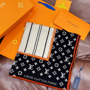 louis vuitton اسكارف