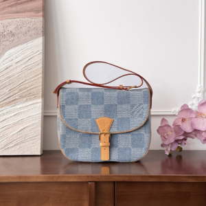 572 louis vuitton شنطة