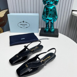 prada حذاء 