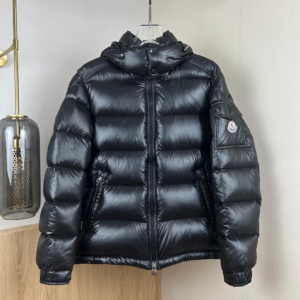 moncler جاكيت