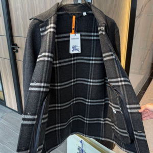 burberry جاكيت