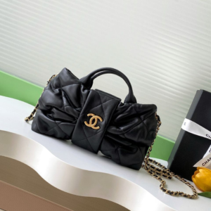 chanel شنطة