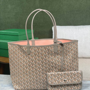 Goyard شنطة