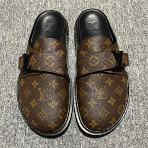 louis vuitton حذاء 