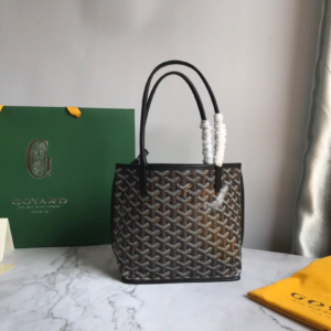 goyard شنطة