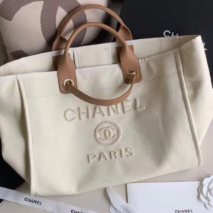 chanel شنطة