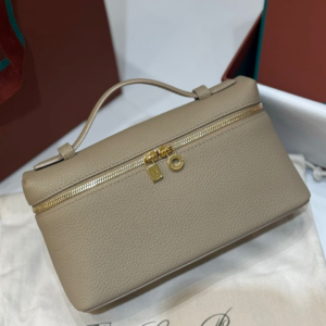 loro piana شنطة