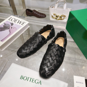 bottega veneta حذاء 
