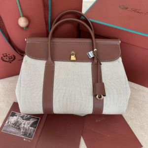 loro piana شنطة