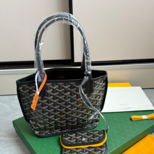 goyard شنطة