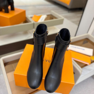 louis vuitton حذاء نسائى
