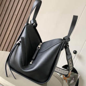 loewe شنطة