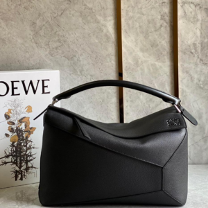 loewe شنطة