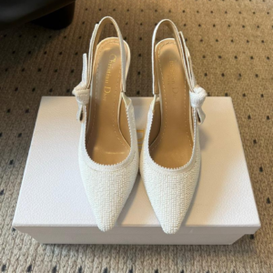 dior حذاء 