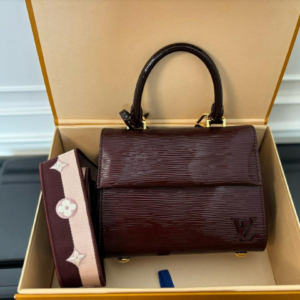 louis vuitton شنطة 