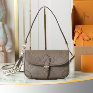 louis vuitton شنطة 