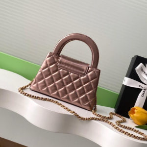 Chanel شنطة 