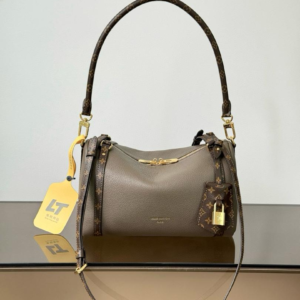 louis vuitton شنطة