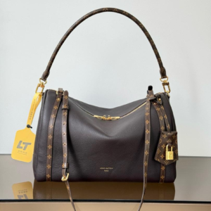 louis vuitton شنطة
