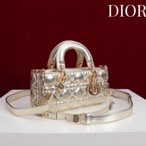 dior شنطة