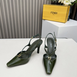 fendi حذاء 