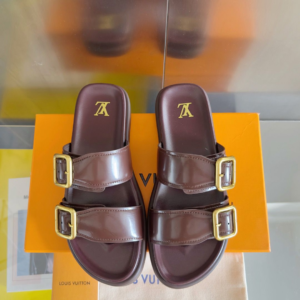 louis vuitton سليبر 