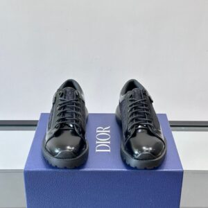 dior حذاء 