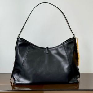 louis vuitton شنطة نسائية