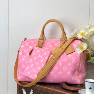 louis vuitton شنطة نسائية