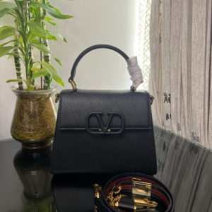 valentino شنطة نسائية