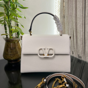 valentino شنطة نسائية