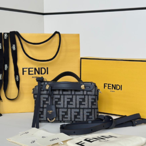 fendi شنطة نسائية