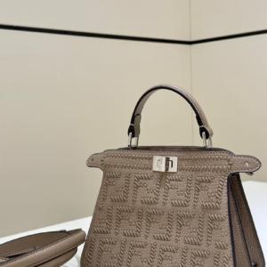 fendi شنطة نسائية