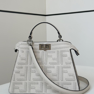 fendi شنطة نسائية