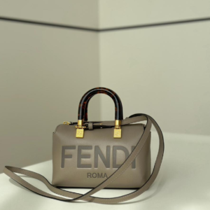 fendi شنطة نسائية