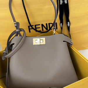 fendi شنطة نسائية