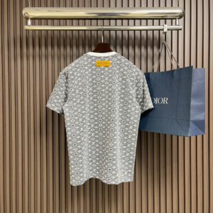 louis vuitton تيشيرت