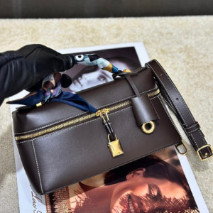 loro piana شنطة نسائية