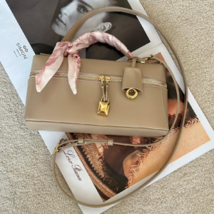 loro piana شنطة نسائية