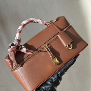 loro piana شنطة نسائية