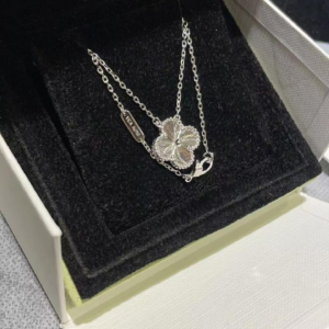 van cleef & arpels سلسلة