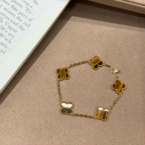 van cleef & arpels اسورة