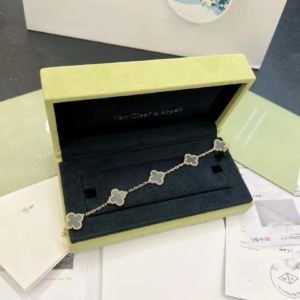van cleef & arpels سلسلة