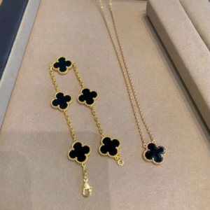 van cleef & arpels اسورة