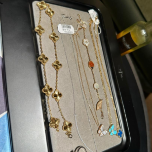 van cleef & arpels سلسلة